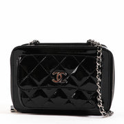 Chanel Black Patent Leather Mini Vanity Crossbody Bag for the best price at Labellov secondhand luxury in Antwerp. We buy and sell your authentic designer bags for the best price at Labellov.