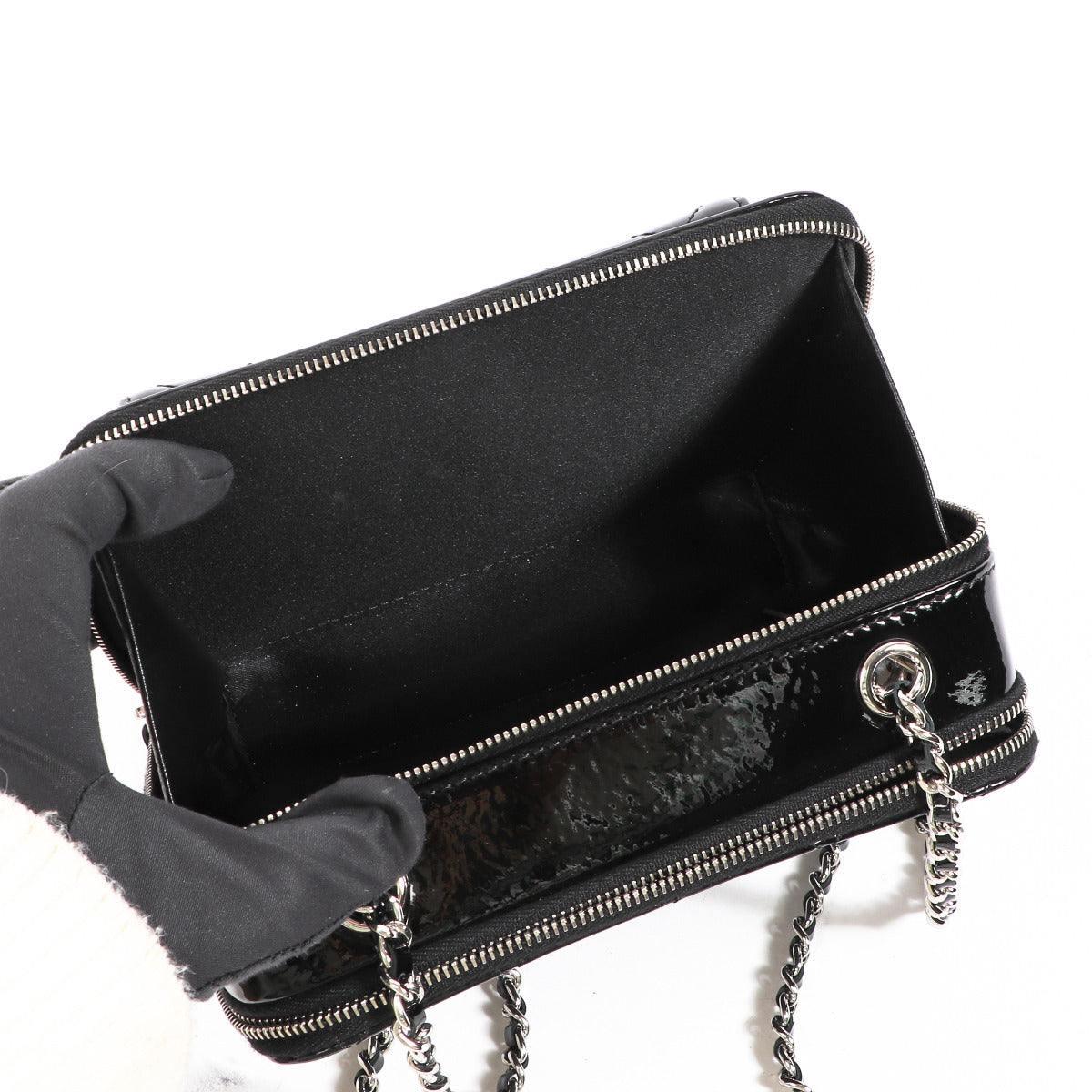 Sac bandoulière Chanel Mini Vanity en cuir verni noir