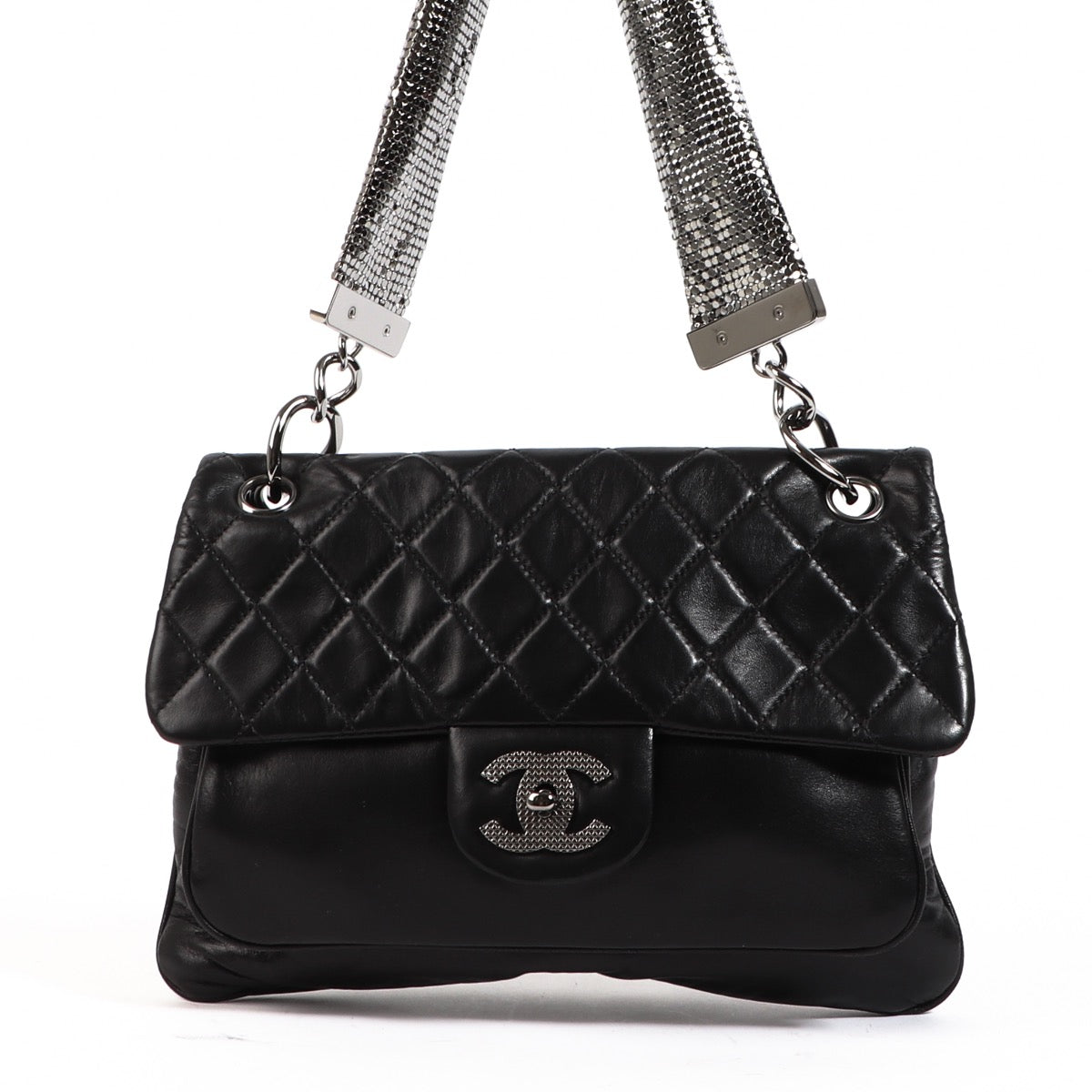Buy an authentic second hand Chanel Black Leather Chain Mail Flap Bag in very good condition at Labellov.com