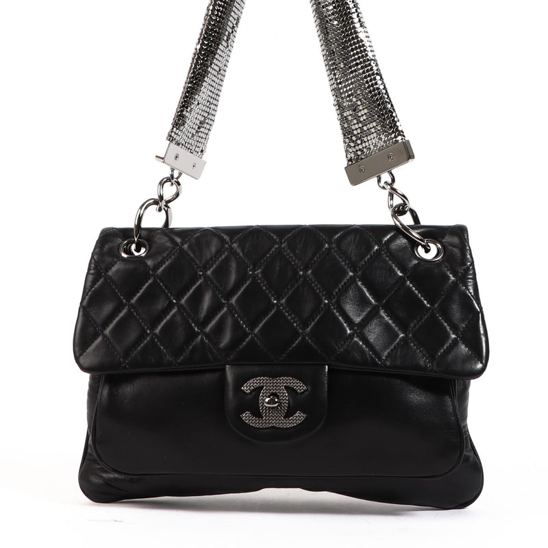 Buy an authentic second hand Chanel Black Leather Chain Mail Flap Bag in very good condition at Labellov.com