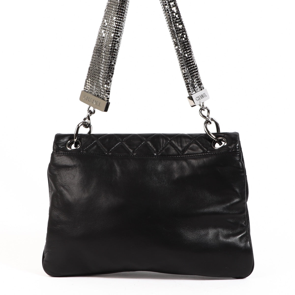 Buy an authentic second hand Chanel Black Leather Chain Mail Flap Bag in very good condition at Labellov.com