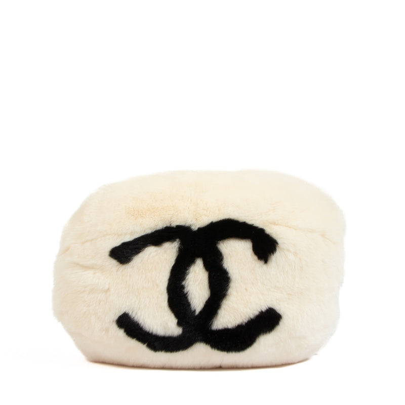 Buy an authentic second hand Chanel White Interlocking CC Logo Fur Hand Muff in very good condition at Labellov