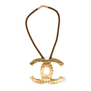 shop 100% authentic second hand Chanel 07P Gold Metal Oversized Crocodile Print CC Rope Choker Necklaceon Labellov.com