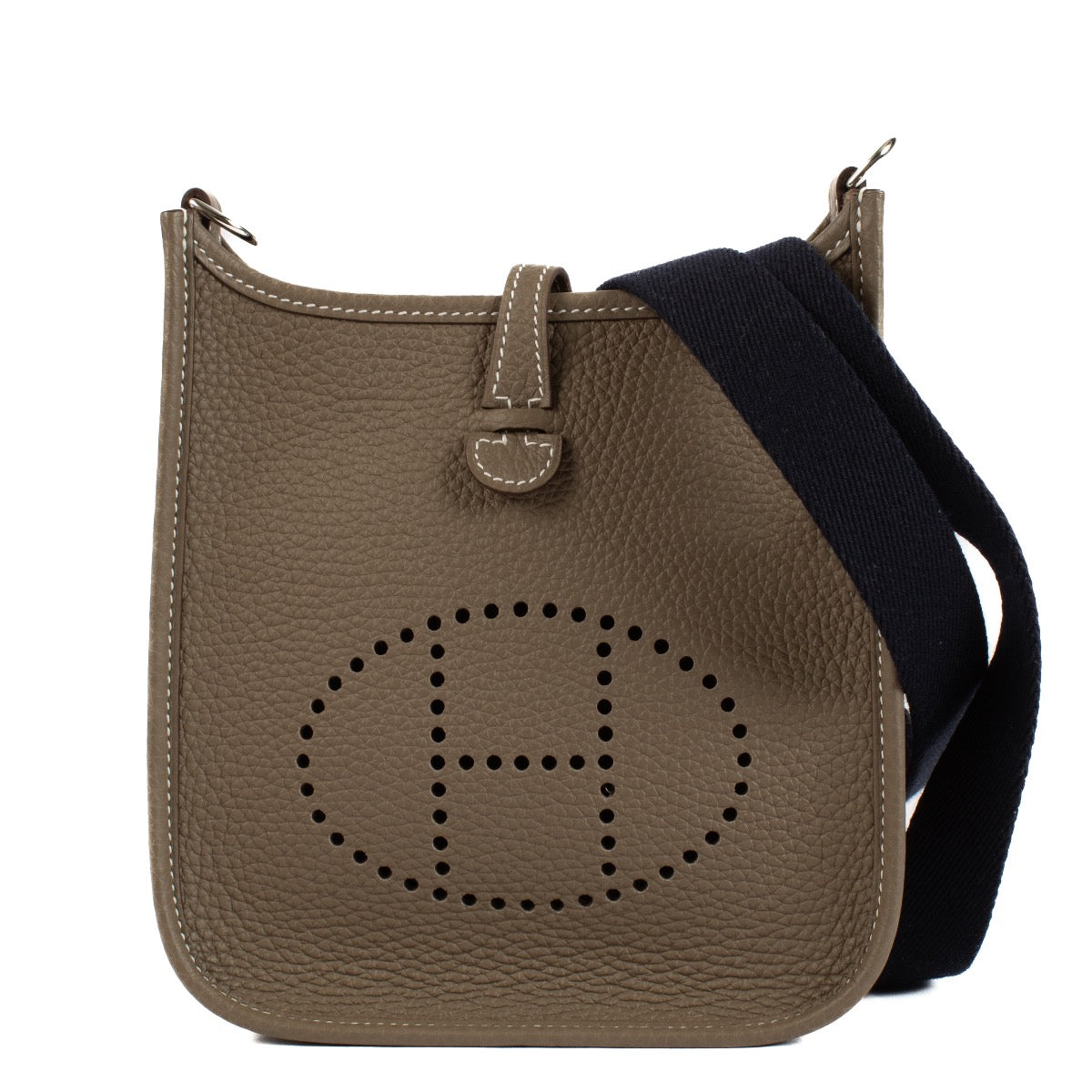 Shop safe online at Labellov in Antwerp, Brussels and knokke this 100% authentic second hand Hermès Evelyne 16 Etoupe Taurillon Clemence PHW