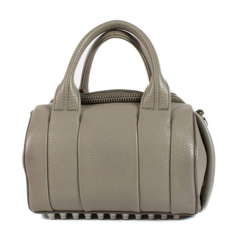 Alexander Wang Taupe Rockie Top Handle aan de beste prijs bij Labellov tweedehands luxe in Antwerpen en Knokke. Wij kopen en verkopen aan de beste prijs bij Labellov.