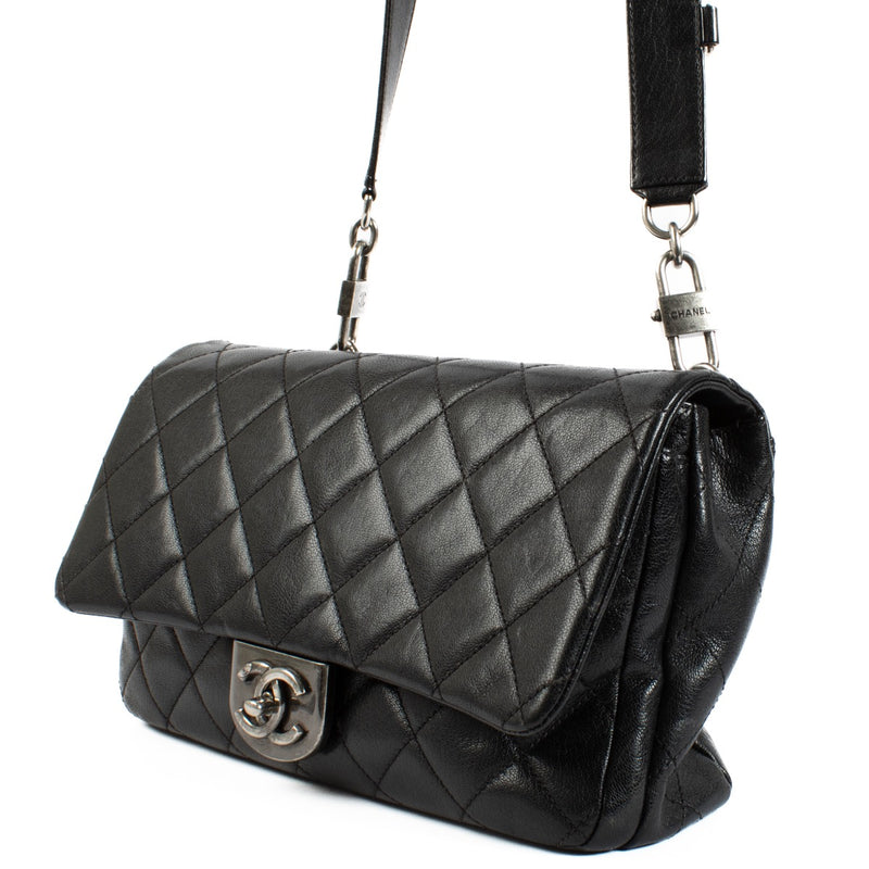 Authentic second hand Chanel black goatskin double carry flap Crossbody on Labellov.com