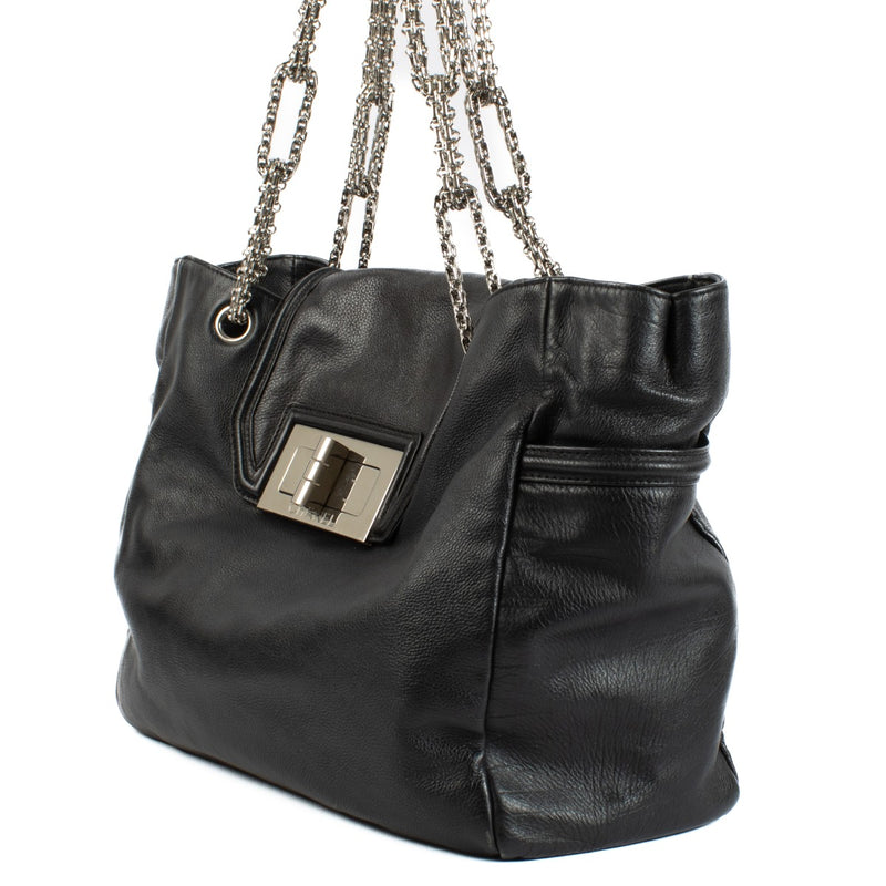 Shop 100% authentic Chanel black Shoulder bag on Labellov.com