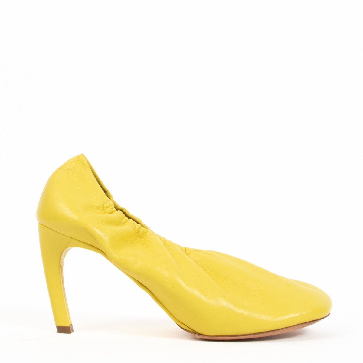 Shop authentic second hand Dries Van Noten Yellow Calfskin Leather Pumps - Size 38,5 on Labellov.com