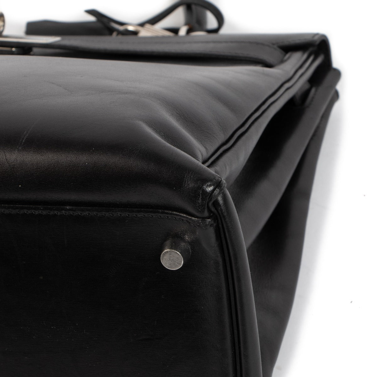 Authentic second hand Hermès Kelly 35 Black Box on www.labellov.com