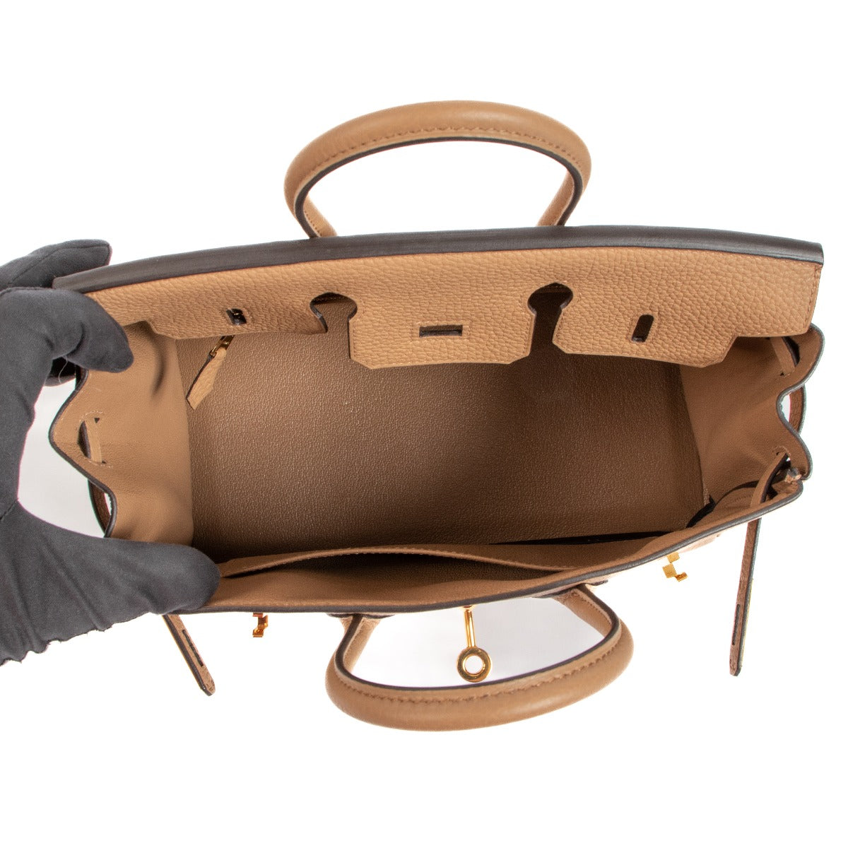 Achetez seconde main Hermès Birkin 25 Chai Veau Togo chez www.labellov.com