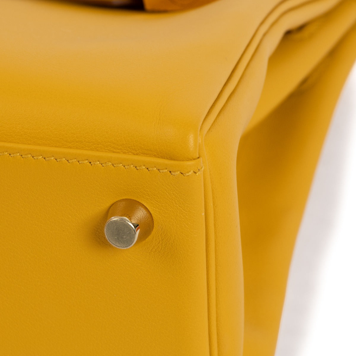 seconde main Hermès Kelly Jaune Ambre dans www.labellov.com