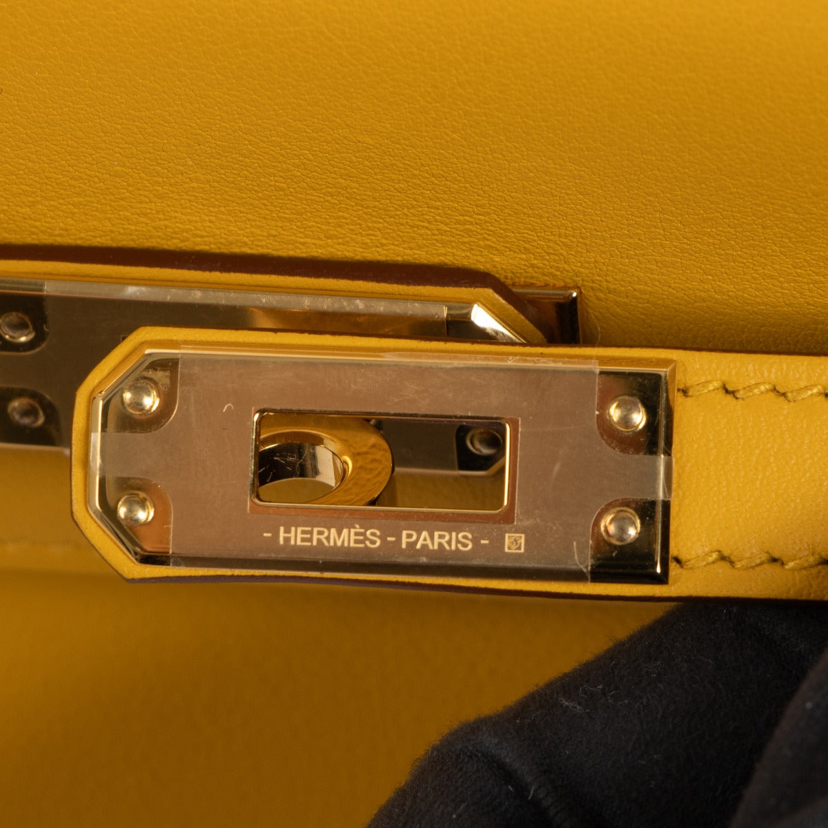 Hermès Kelly 25 Jaune Ambre Swift GHW