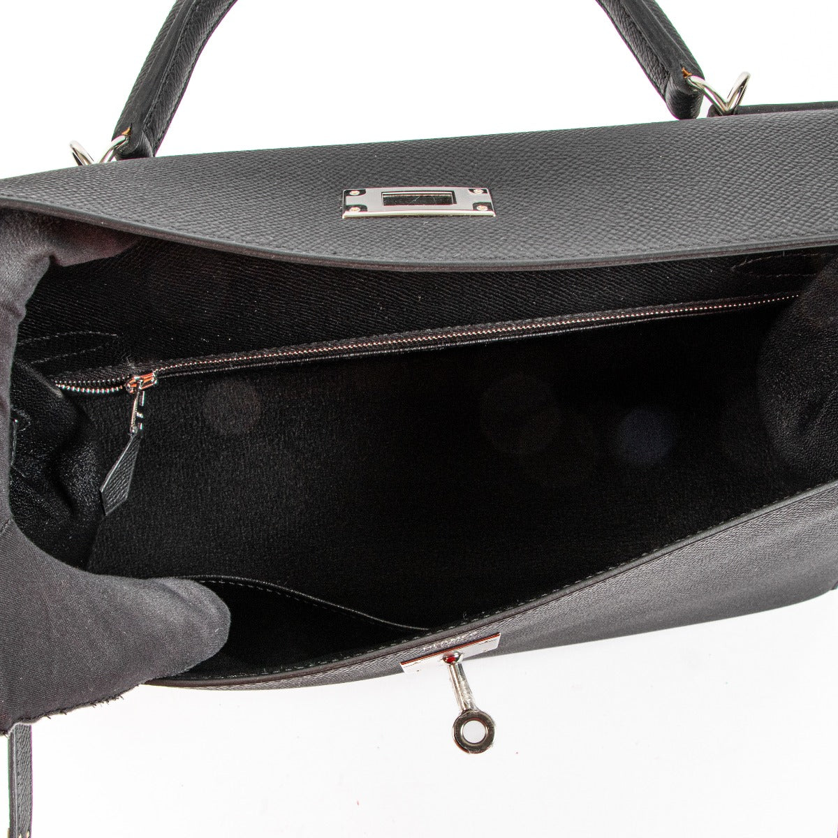 Authentic second hand pre-owned Hermes Kelly 32 on www.labellov.com