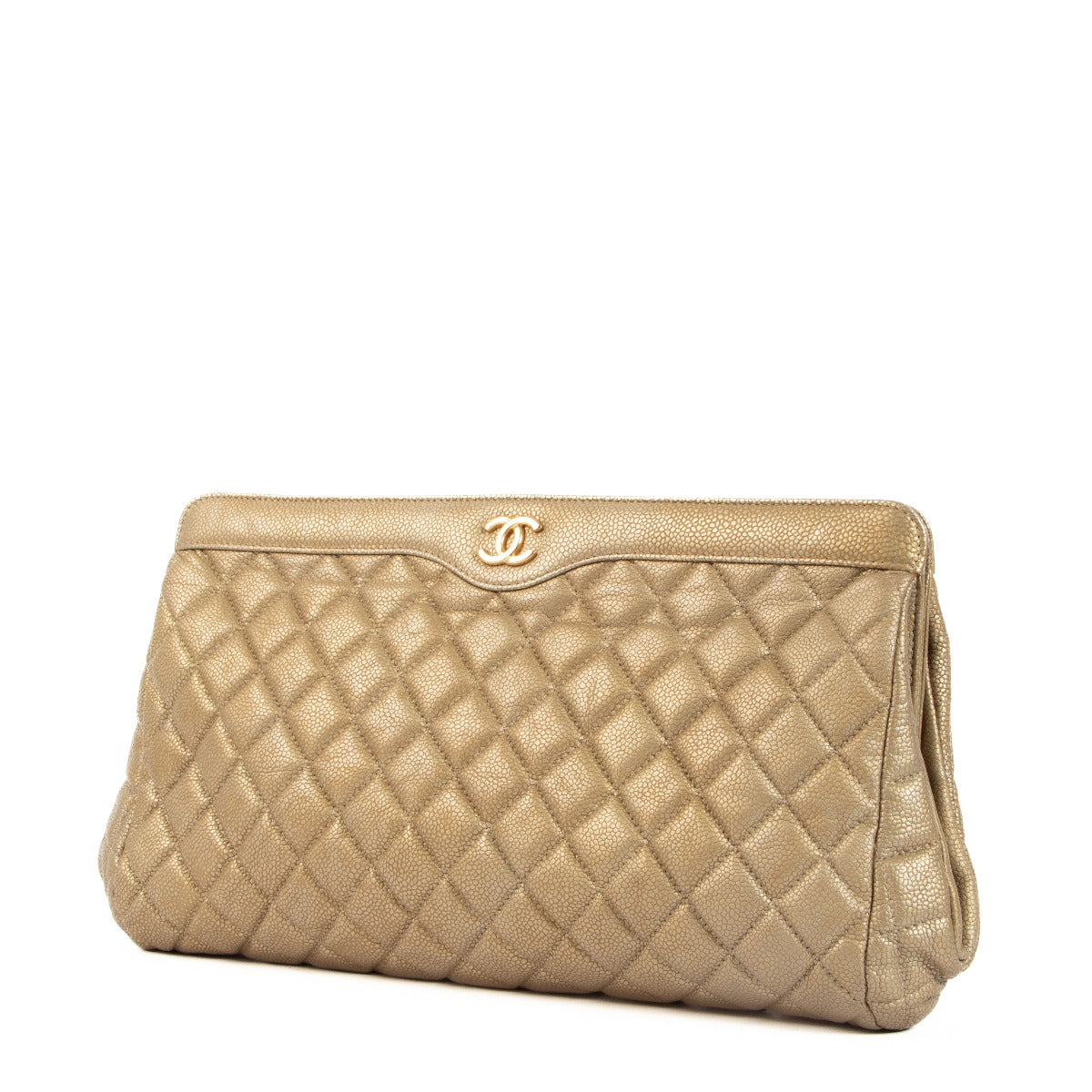 Shop an 100% authentic preloved Chanel Gold Leather Clutch on Labellov.com