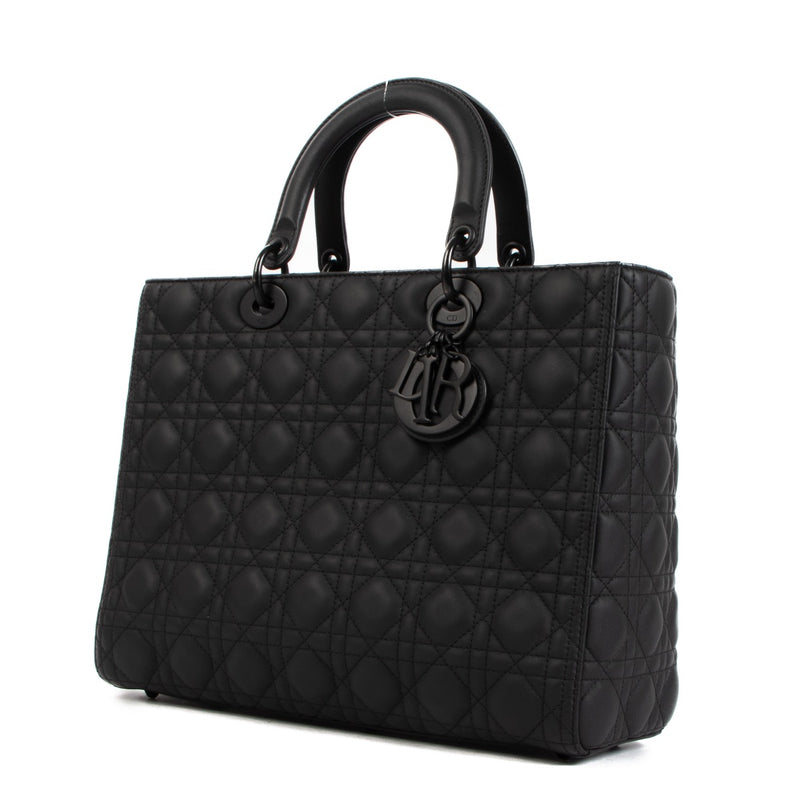 Shop safe online at Labellov in Antwerp, Brussels or Knokke this 100% authentic second hand Christian Dior Black Ultramat Calfskin Leather Medium Lady Dior
