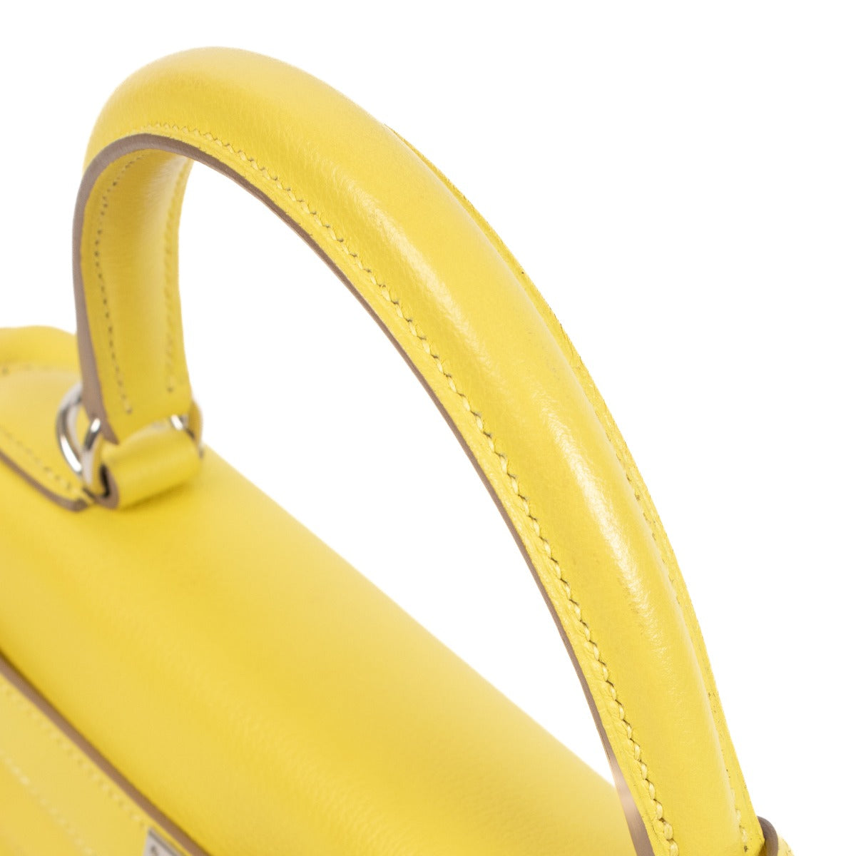 Authentic second hand Hermes Kelly 28 Lime Yellow on www.labellov.com