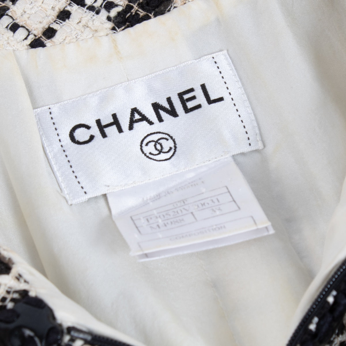 Shop 100% authentic secondhand Chanel 07P Tweed Zipper Dress - Size FR38 on Labellov.com