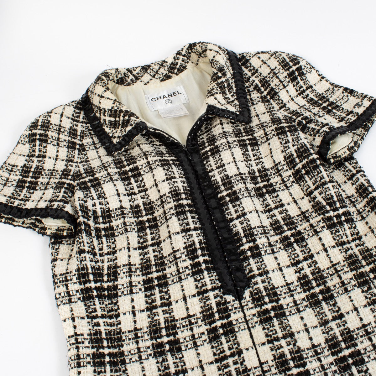 Shop 100% authentic secondhand Chanel 07P Tweed Zipper Dress - Size FR38 on Labellov.com