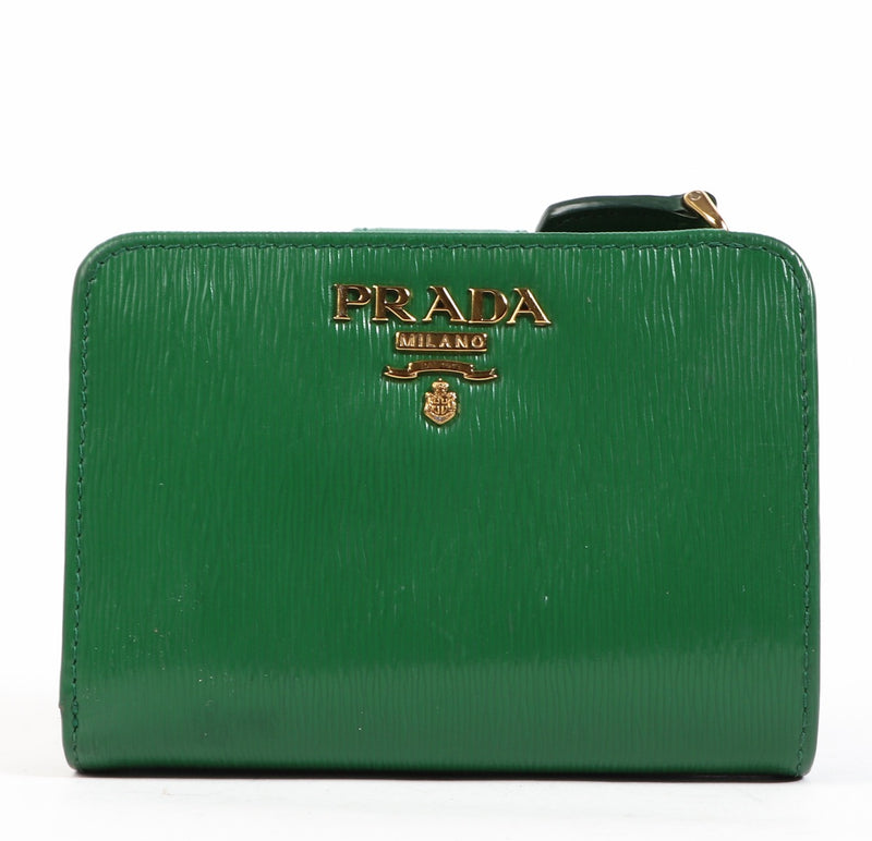 Buy an authentic second hand Prada Green Leather Wallet in very good condition at Labellov.com