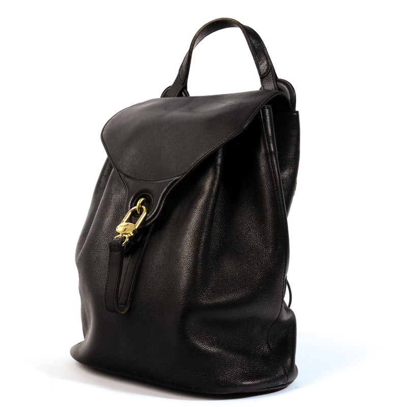 Shop safe online at Labellov Antwerp, Brussels and Knokke this 100% authentic second hand Delvaux Soleil Black Leather Backpack