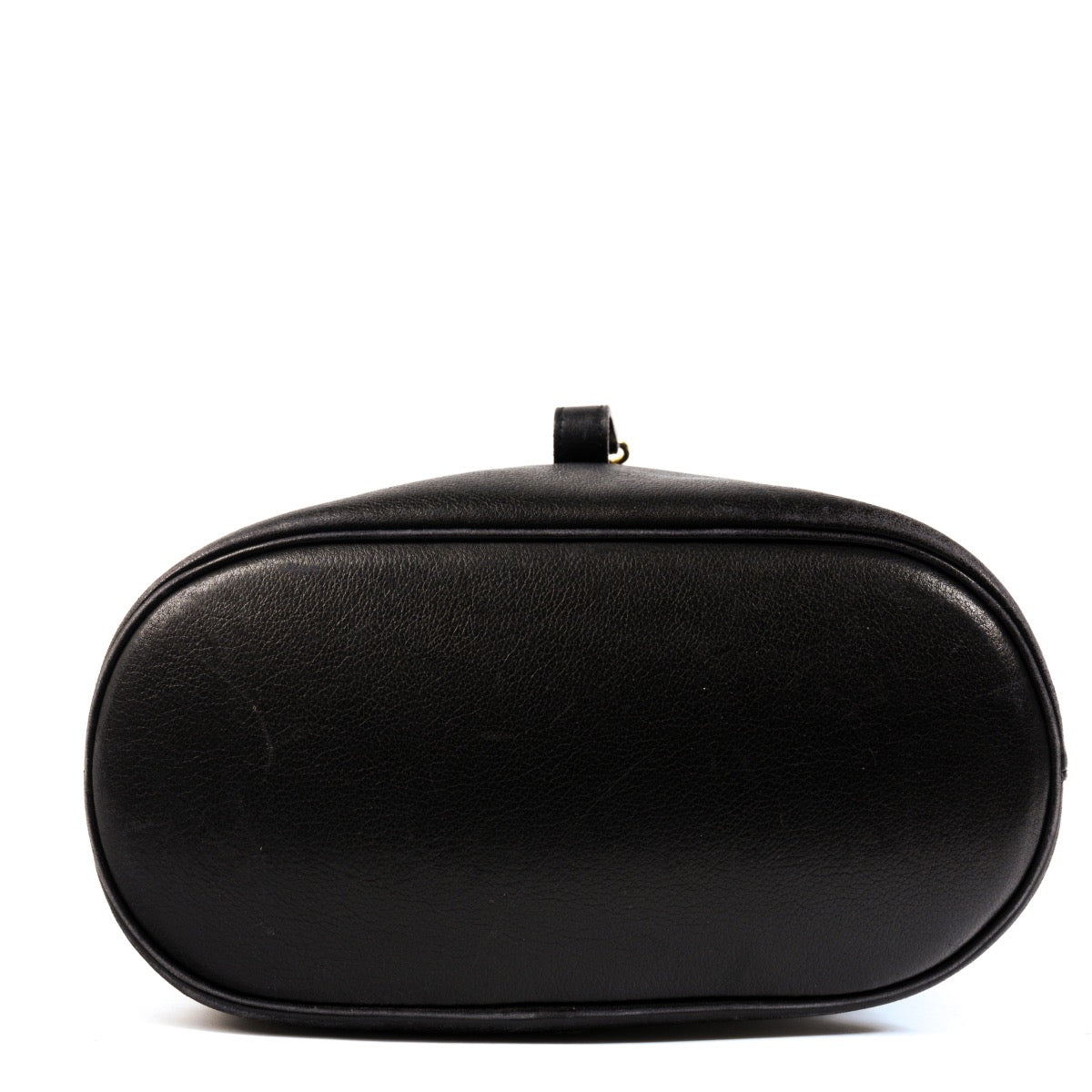 Shop safe online at Labellov Antwerp, Brussels and Knokke this 100% authentic second hand Delvaux Soleil Black Leather Backpack