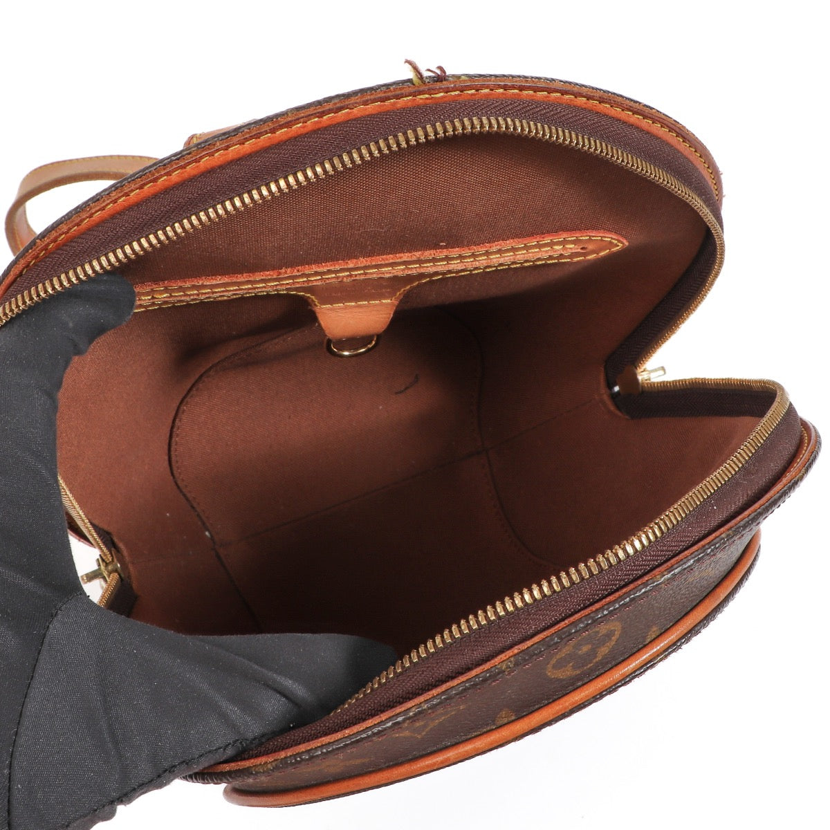 Shop safe online at Labellov in Antwerp this 100% authentic second hand Louis Vuitton Monogram Canvas Ellipse Backpack