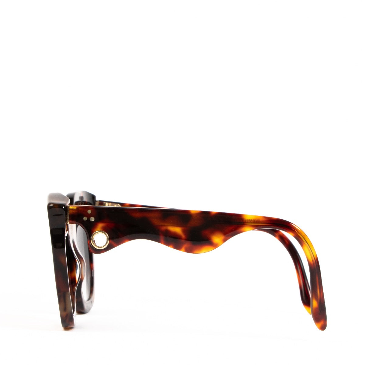 Buy an authentic pair of second hand Laurence Dari Devoted Havana Triple Sunglasses in very good condition at Labellov.