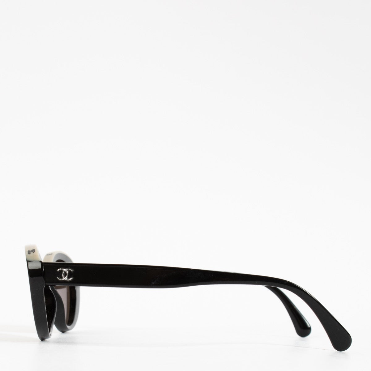 Shop 100% authentic secondhand Chanel Black/Pink 5416 Sunglasses on Labellov.com