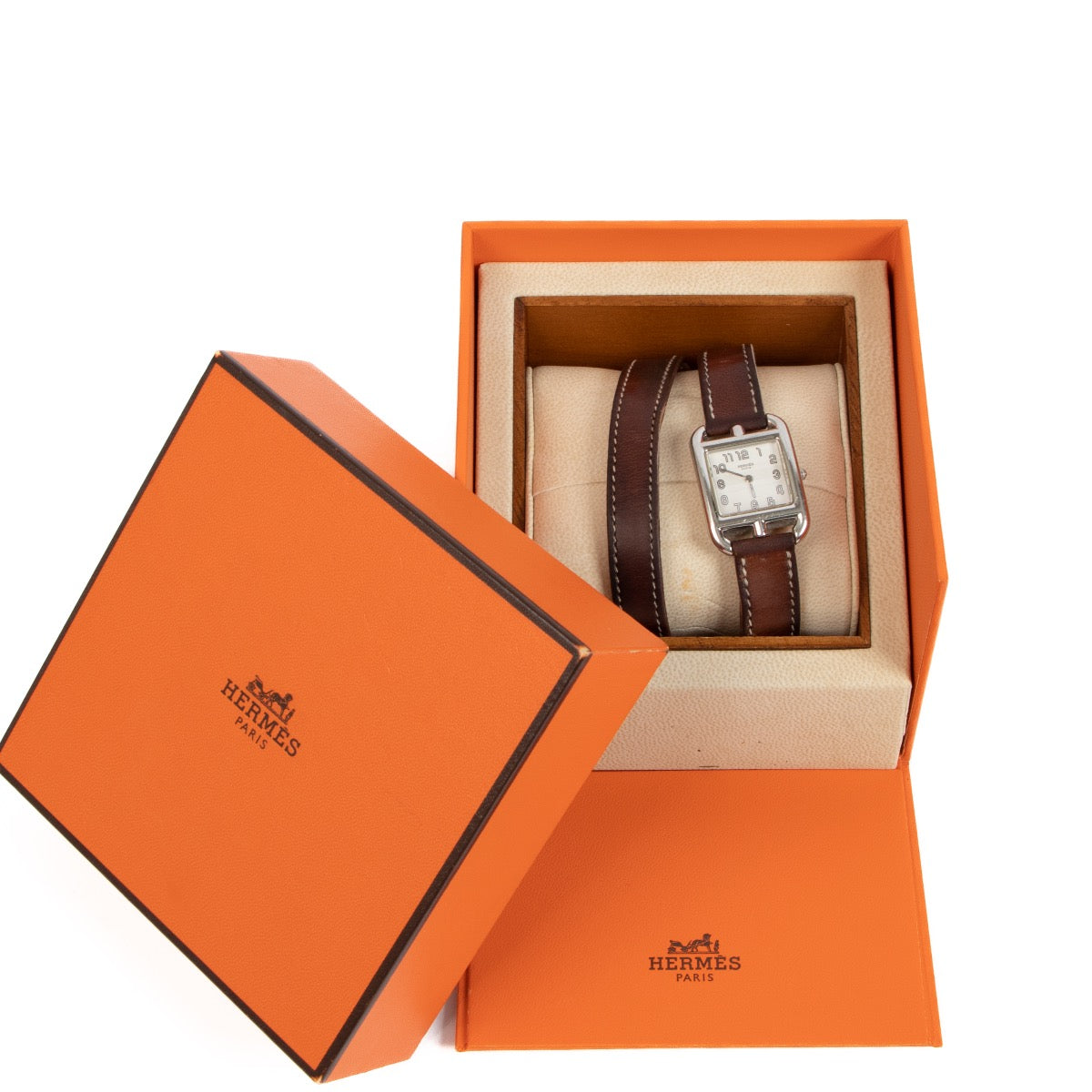 Shop an authentic preloved Hermès Cape Cod Watch 31 mm on Labellov.com