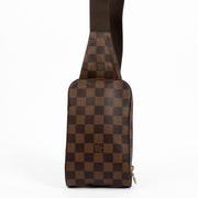 Louis Vuitton Geronimos Damier Ebene Canvas Crossbody aan de beste prijs bij Labellov tweedehands luxe in Antwerpen.