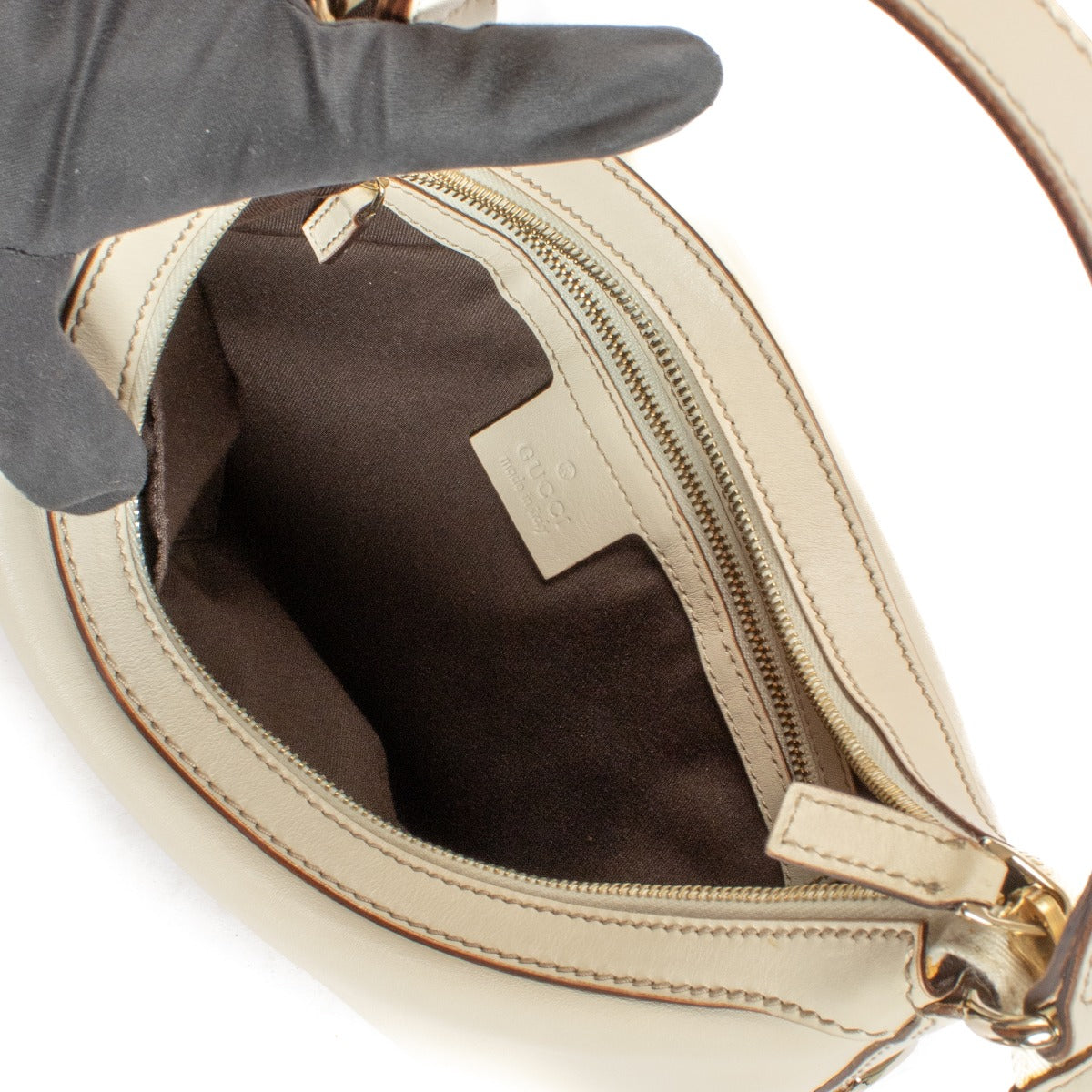 Shop 100% authentic secondhand Gucci White Leather Hobo Shoulder Bag on Labellov.com