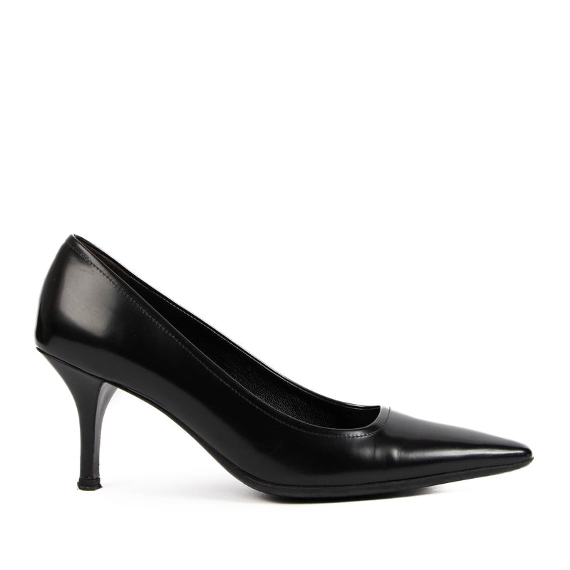 Shop 100% authentic second-hand Prada Black Pumps 37 1/2 on Labellov.com