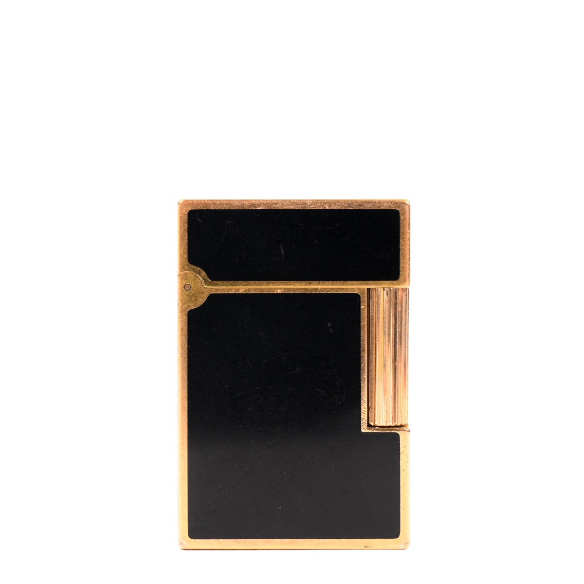 Shop an authentic preloved S.T. Dupont Black Lacquer Gold Vintage Lighter on Labellov.com