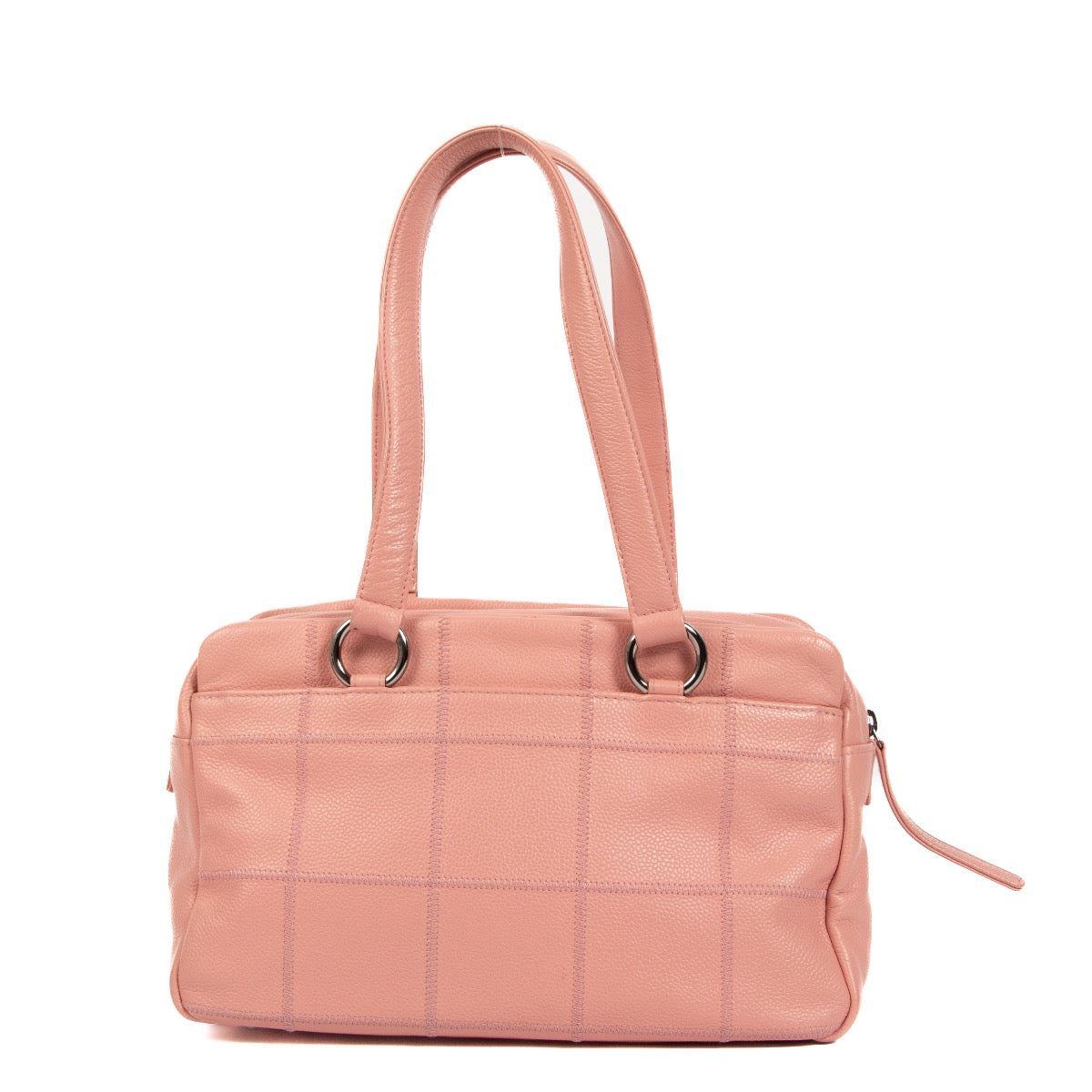Chanel Pink Leather Bowling Bag for the best price at Labellov secondhand luxury in Antwerp. We buy and sell your preloved designer bags for the best price at Labellov.