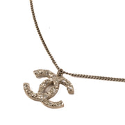 Shop safe online at Labellov in Antwerp, Brussels and Knokke this 100% authentic second hand Chanel Silver-Toned Crystal Pendant Necklace 14P