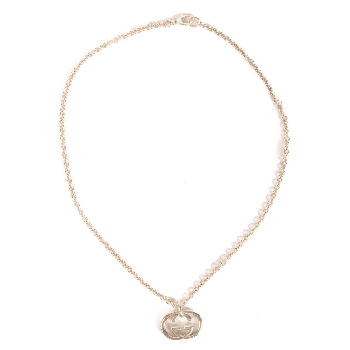 Shop safe online at Labellov in Antwerp, Brussels and Knokke this 100% authentic second hand Gucci Sterling Silver GG Pendant Necklace