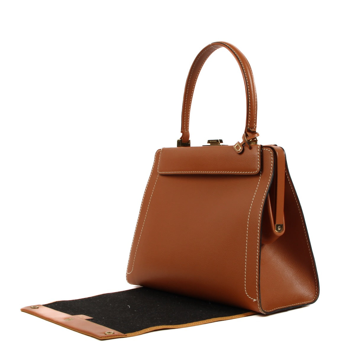 Shop 100% authentic second-hand Delvaux Illusion Jumping Fauve on Labellov.com