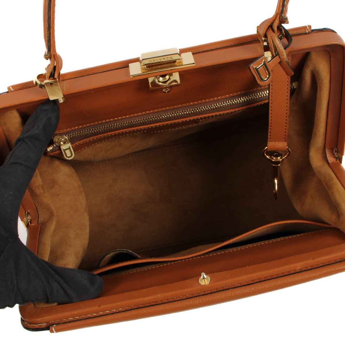 Shop 100% authentic second-hand Delvaux Illusion Jumping Fauve on Labellov.com
