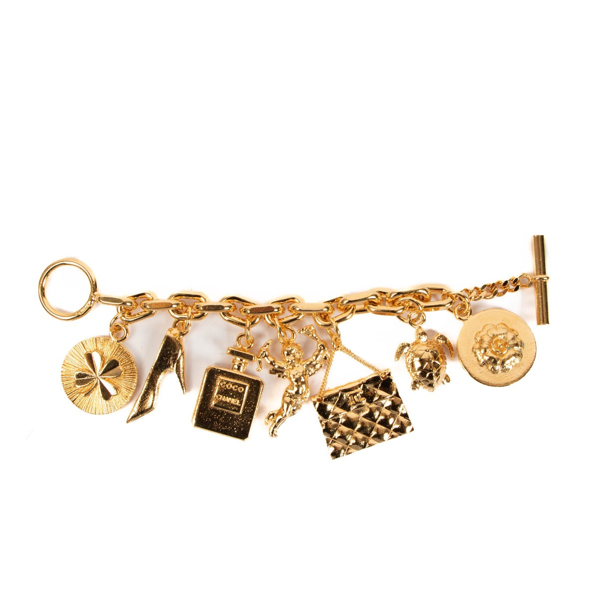 Shop safe online at Labellov in Antwerp, Brussels and Knokke this 100% authentic second hand Chanel Vintage Gold Metal Lucky Icons Charm Bracelet
