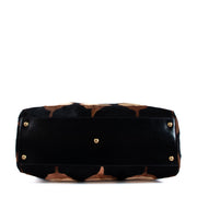 Fendi Peekaboo Bag + Strap. Buy authentic secondhand Fendi bags at Labellov vintage webshop for the lowest price. Koop authentieke tweedehands Fendi tassen bij Labellov vintage webshop aan de laagste prijs.