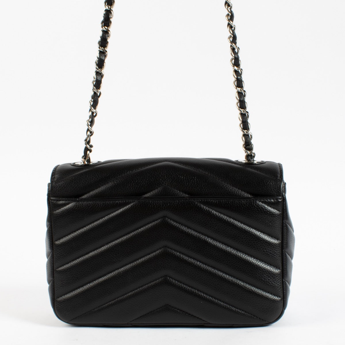 Shop 100% authentic second hand Chanel Black Chevron Flap Bag on Labellov.com