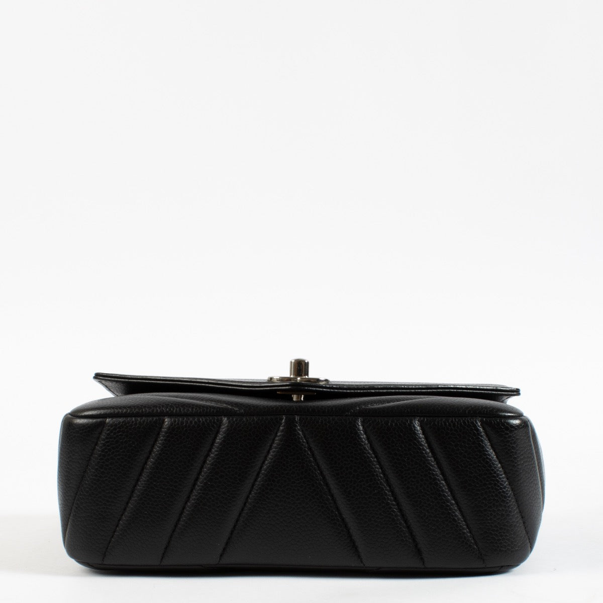 Shop 100% authentic second hand Chanel Black Chevron Flap Bag on Labellov.com