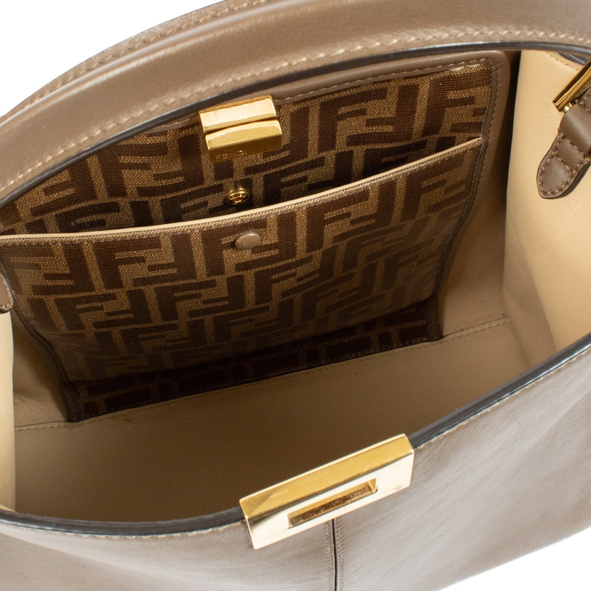 Shop safe online at Labellov in Antwerp, Brussels and Knokke this 100% authentic second hand Fendi Brown Leather Peekaboo X-Lite Medium Top Handle Bag