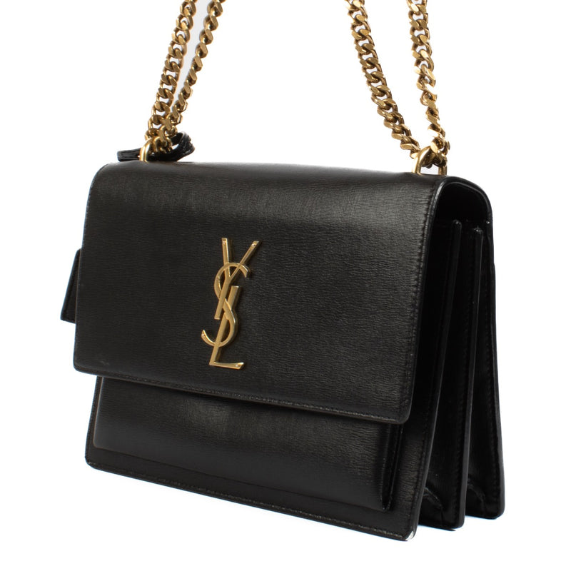 Shop safe online at Labellov in Antwerp, Brussels and Knokke this 100% authentic second hand Saint Laurent Black Sunset Medium Bag