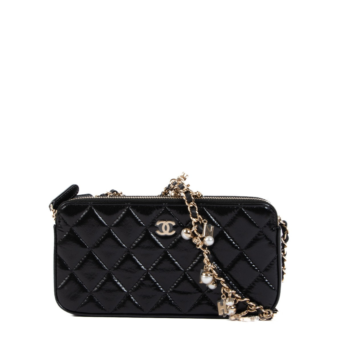 Shop second hand authentic Chanel A81985 Pearl Charm Clutch Chain on www.labellov.com