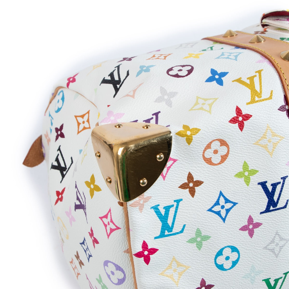 Shop safe online at Labellov in Antwerp, Brussels and Knokke this 100% authentic second hand Louis Vuitton White Murakami Canvas Keepall 45