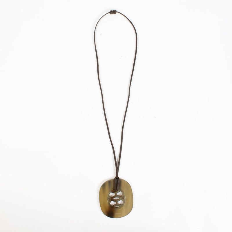 Shop safe online at Labellov in Antwerp, Brussels and Knokke this 100% authentic second hand Hermès Lift Horn Pendant Necklace