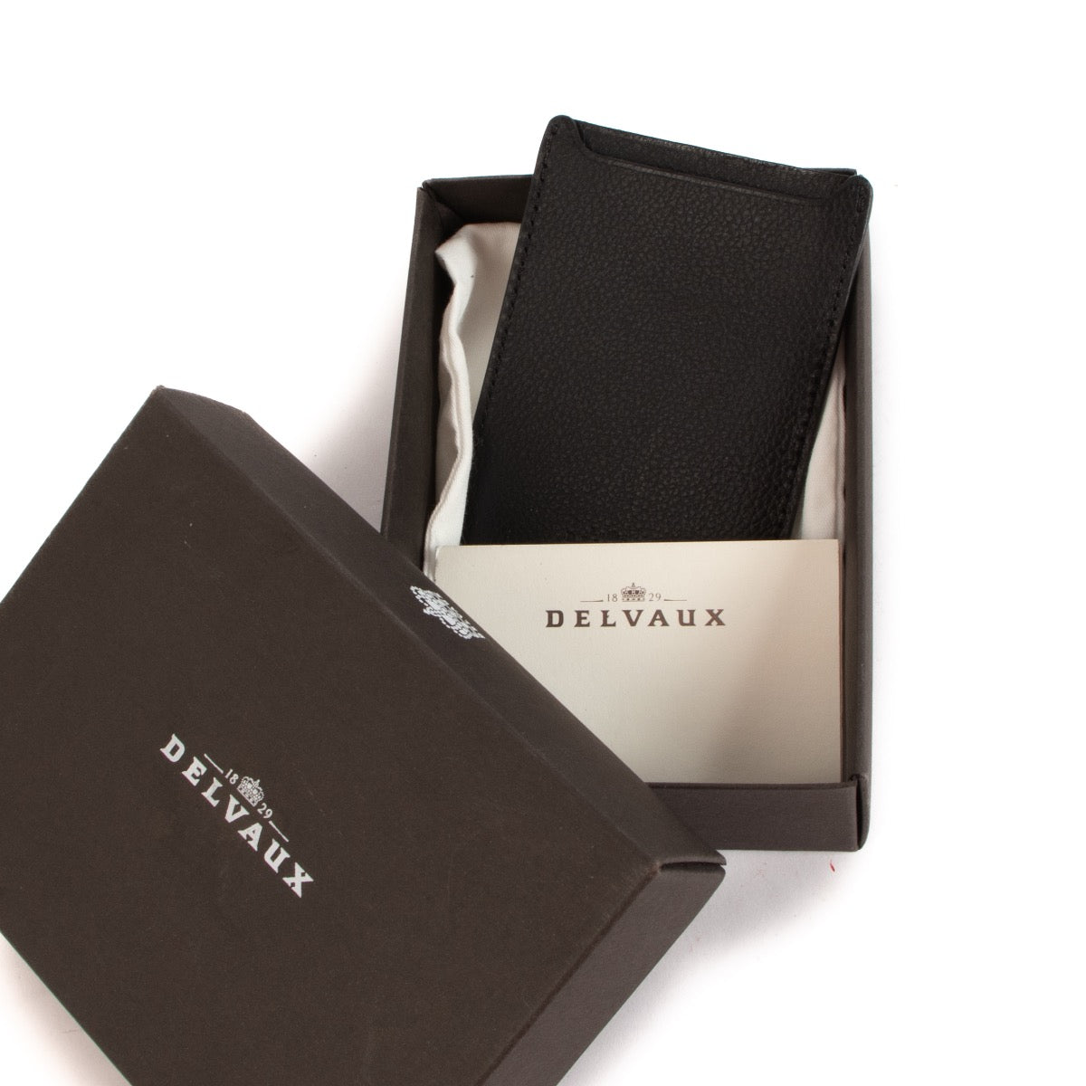 Shop safe online at Labellov in Antwerp this 100% authentic second hand Delvaux Black Leather Cardholder