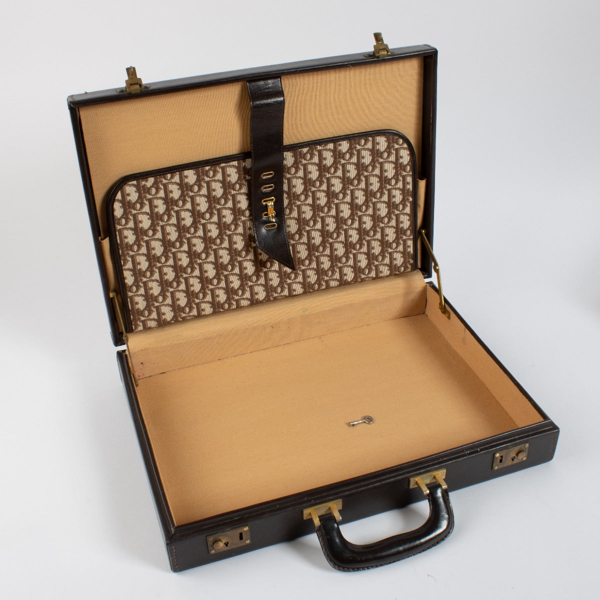 Authentic second hand Christian Dior Brown Oblique Briefcase on Labellov.com