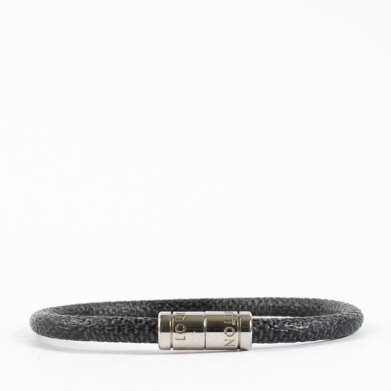Authentic second hand Louis Vuitton Damier Graphite Keep It Bracelet - Size 19 on Labellov.com